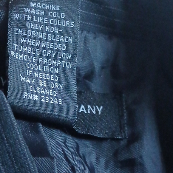 New York and Company Women's Black and White Striped Blazer Jacket. Size 8 - Picture 4 of 8